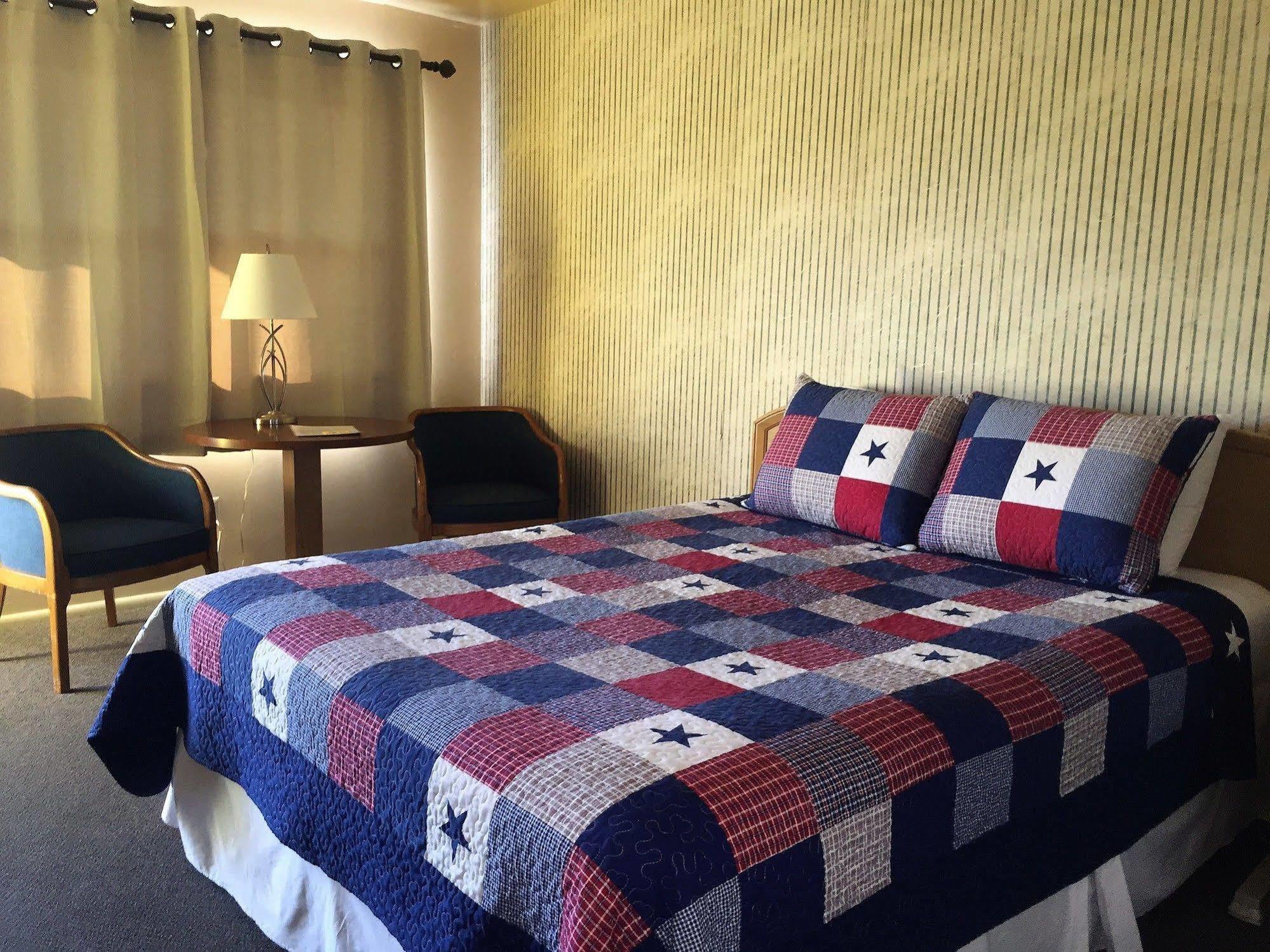 Sharon Motel 2*