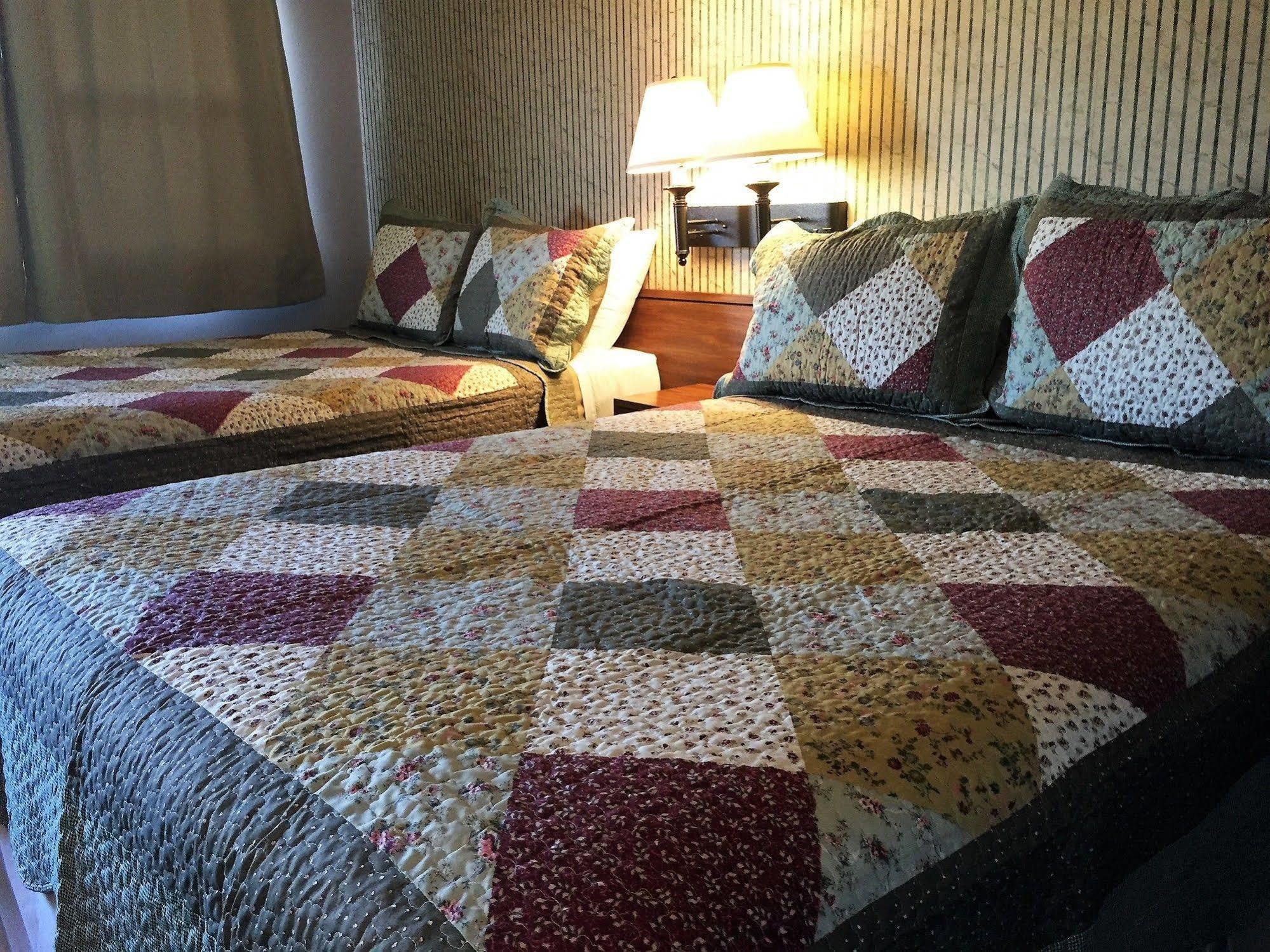 Sharon Motel 2*
